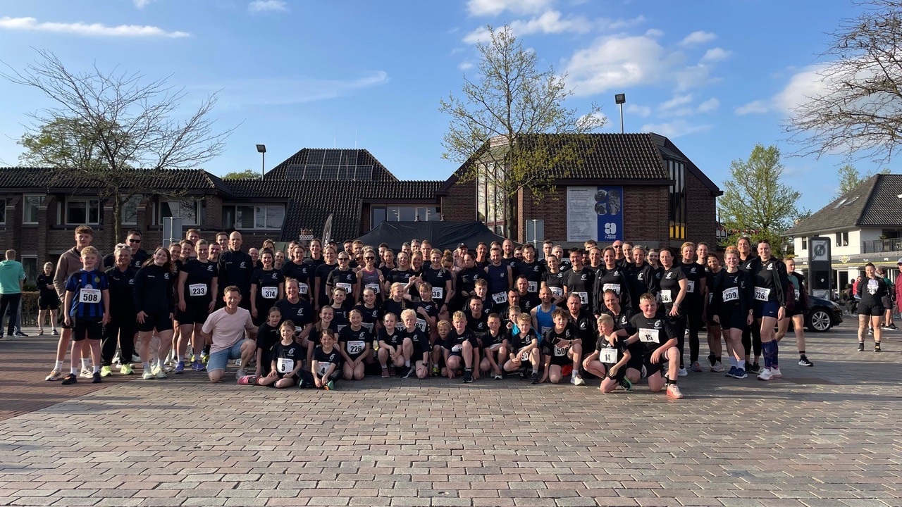 Hardloopcommunity 6º Running brengt bevrijdingsvuur naar Nunspeet