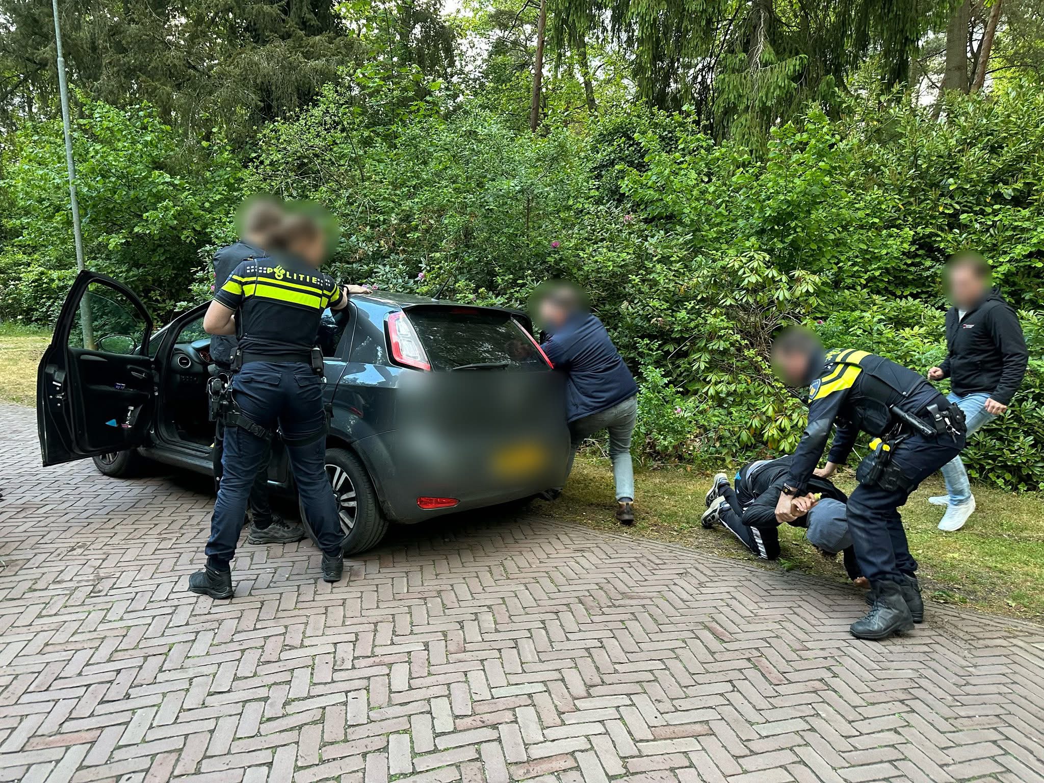 Nepagenten op heterdaad aangehouden in Elspeet na achtervolging